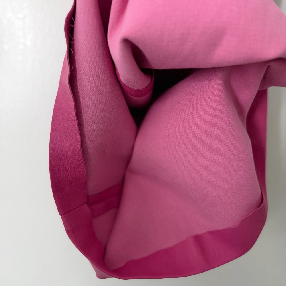 Authentic Givenchy Lamb Leather Mini Dress in Pink
$3,986.39 size Fr 36 US 2 - Picture 5 of 11